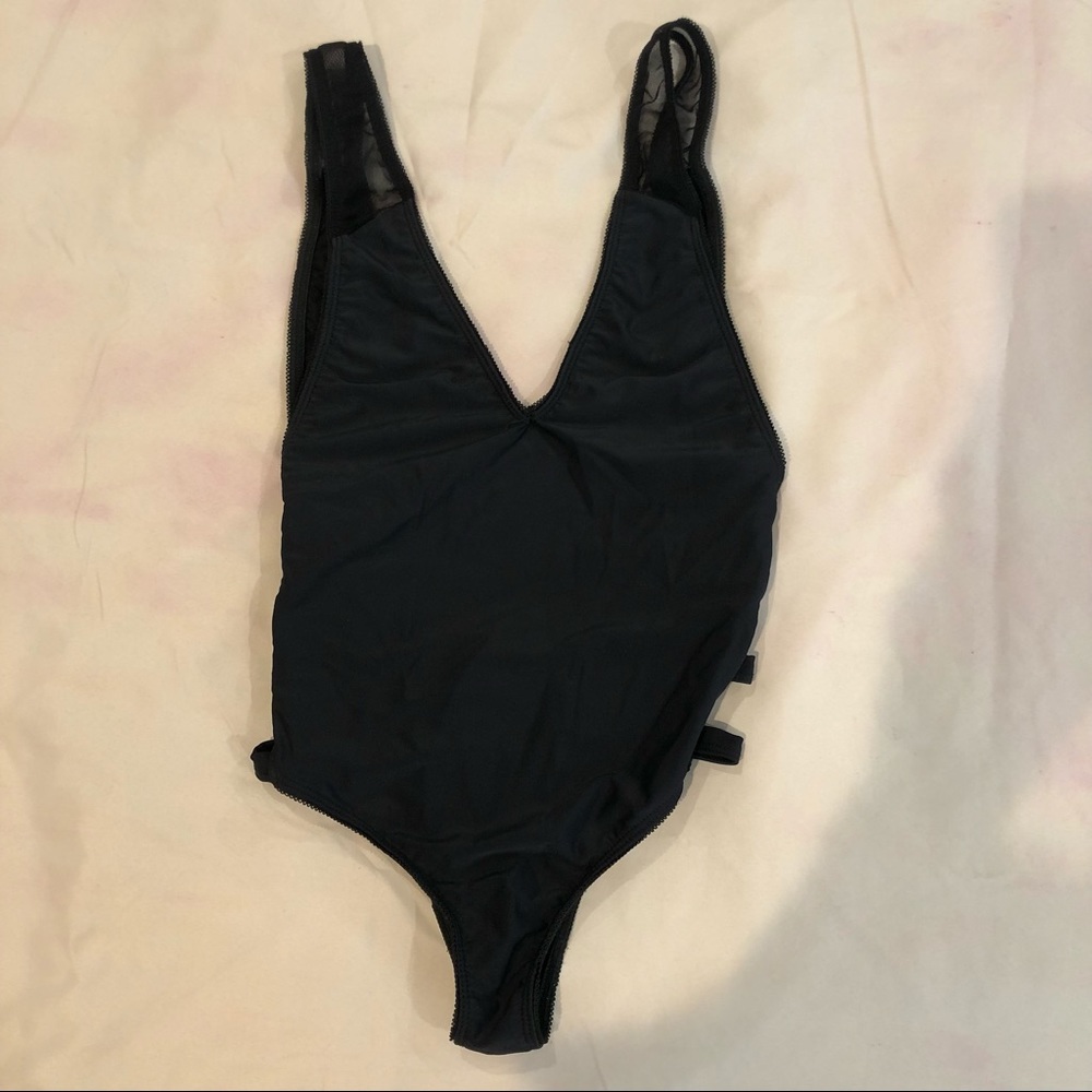 ❌SOLD❌ Black one piece swim suit